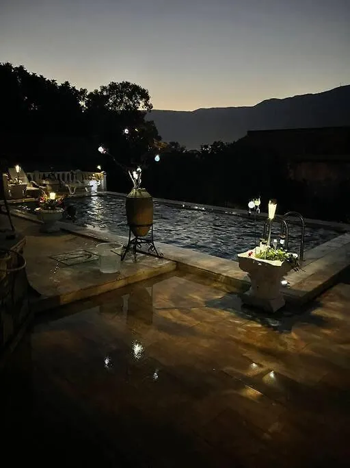 Gemuetliche Villa Mit Pool, Extravagant, Luxurioes Ula